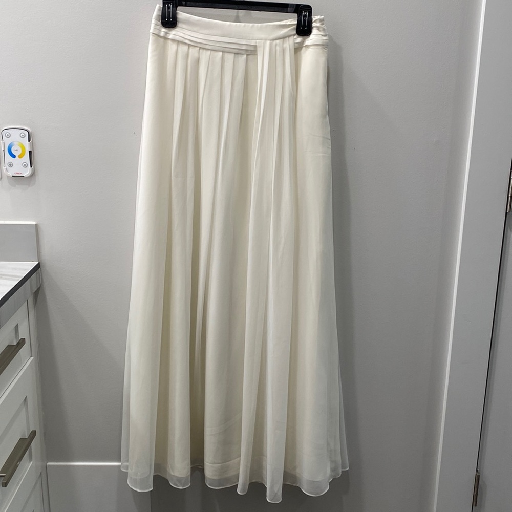 White House Black Market maxi skirt in ivory white size 2